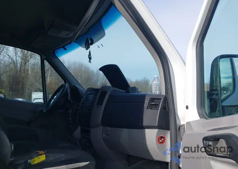 2016 Mercedes-Benz Sprinter 2500 Normal Roof из США, поврежденный, VIN WD4PE7CD3GP249665